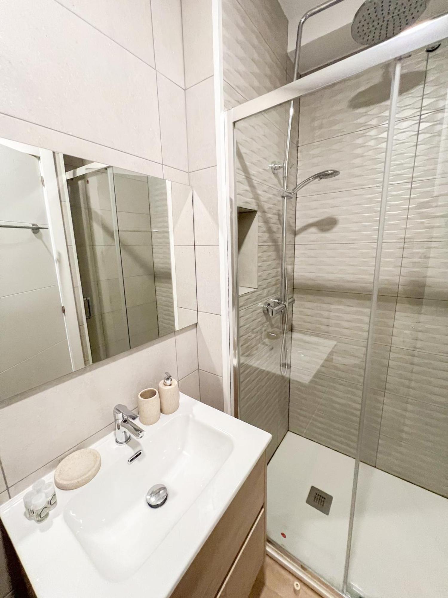 Bright & Modern Family Carihuela Appartement *